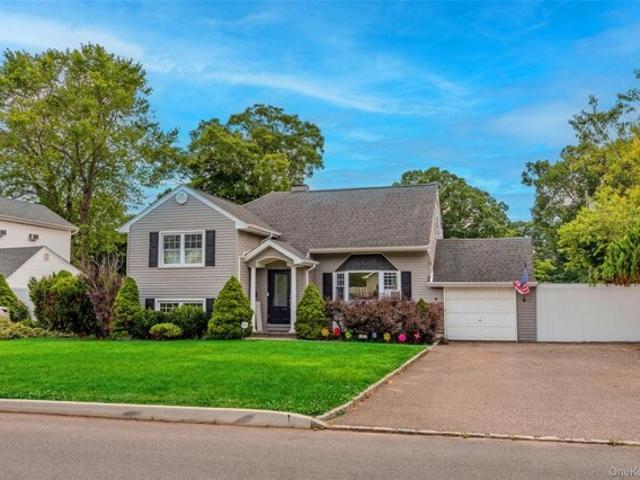 House for sale in Centereach, New York