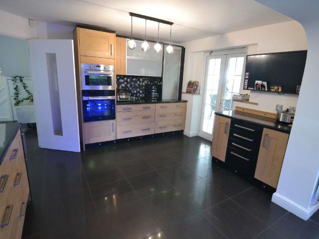 House for rent in Heath Park, Park Village
