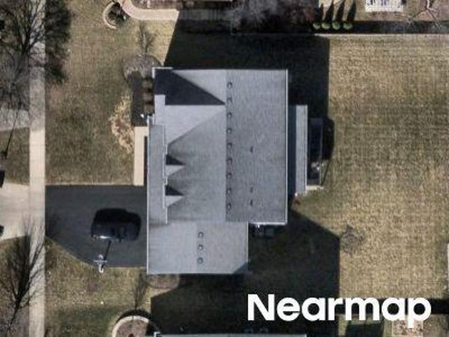 House for sale in Mchenry, Illinois