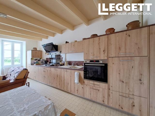 Maison vente à Confolens, Barbezières