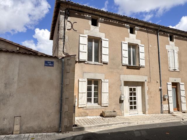 Maison vente à Cognac, Barbezieux-saint-hilaire