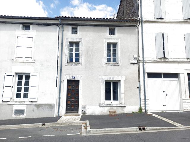 Maison vente à Cognac, Barbezieux-saint-hilaire