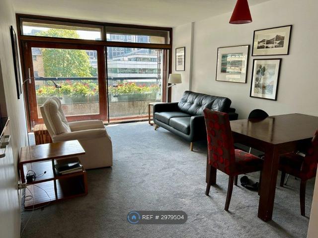 Apartment for rent in Lyons, Greater London