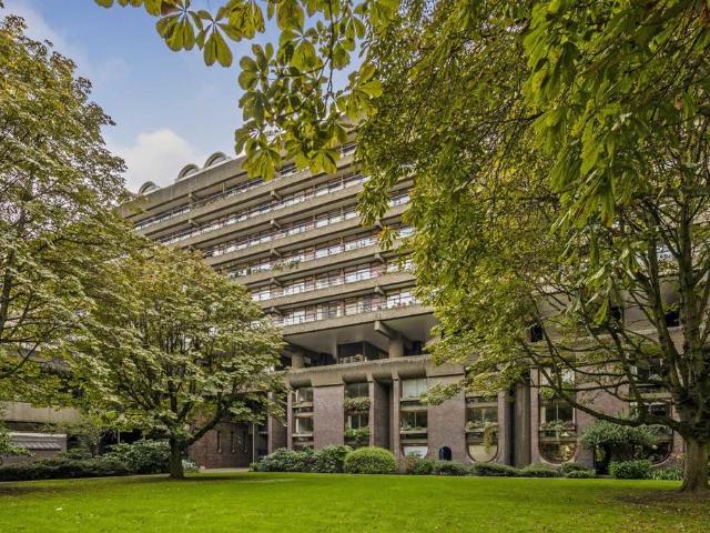 Apartment for rent in Lyons, Greater London