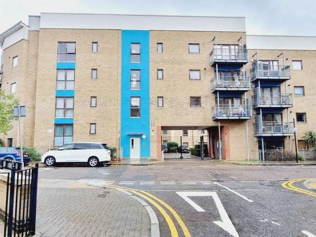 Apartment for rent in Bromley-by-Bow, Poplar Grove