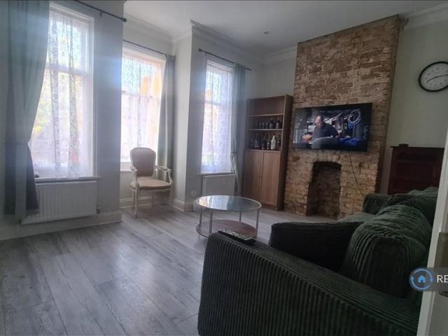 Apartment for rent in Streatham Hill, Greater London