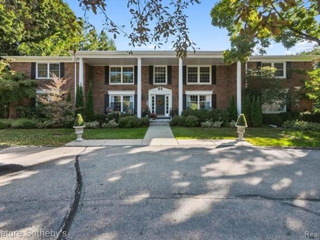 Condo for sale in Bloomfield Hills