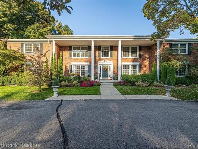 Condo for sale in Bloomfield Hills, Michigan