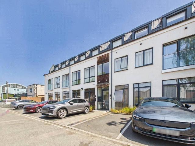 Apartment for rent in North Sheen, Greater London