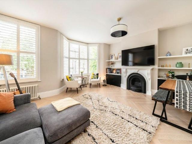 House for rent in Holloway, Cat Hill