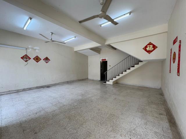 Terraced House for sale in Malaka