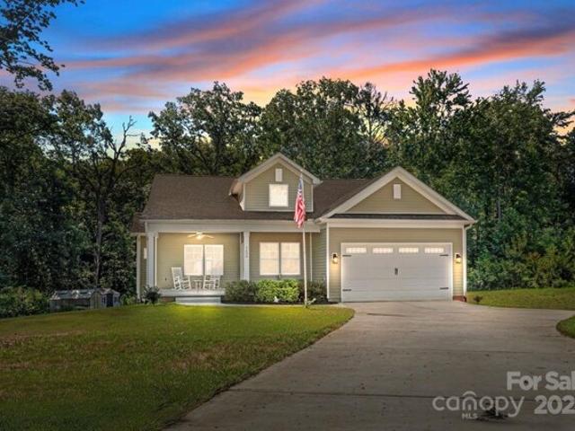 House for sale in Catawba