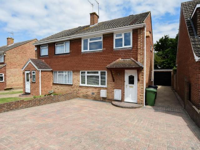House for rent in Sutton at Hone, Dartford