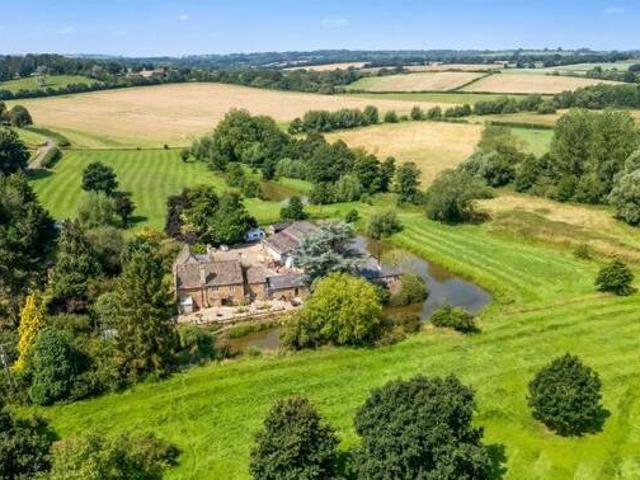 House for sale in Evershot, Oxfordshire
