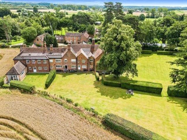 House for sale in Green Close, Warwickshire