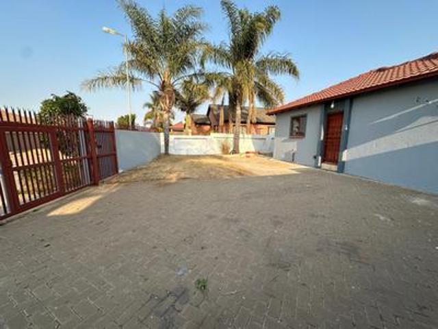 House for sale in Waterkloof, Gauteng