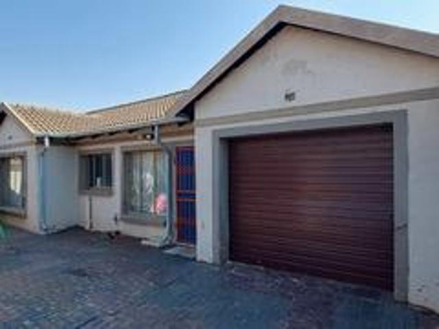 House for sale in Akasia, Gauteng