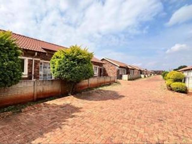Townhouse for sale in Akasia, Gauteng