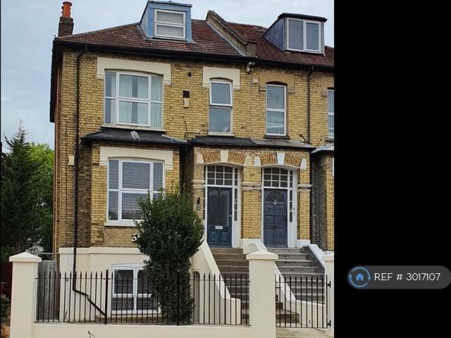 Apartment for rent in Burnt Ash Green, Greater London