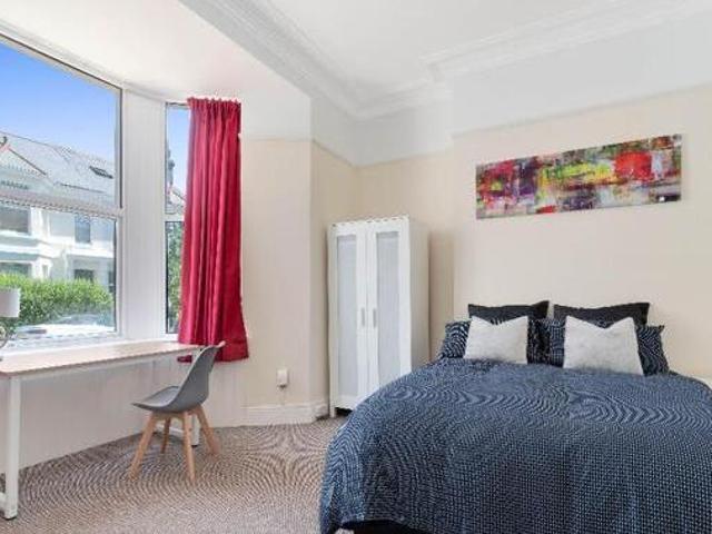 House for rent in Follaton, Strode