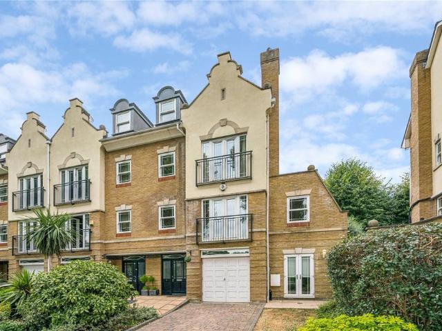 House for rent in Kew, Greater London
