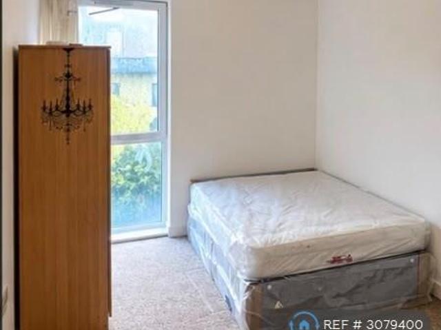 Apartment for rent in Roding Riverside, Greater London