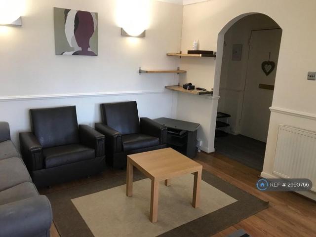 Apartment for rent in Seven Kings, Greater London