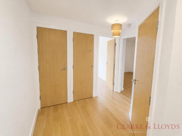 Apartment for rent in Thames View, Greater London