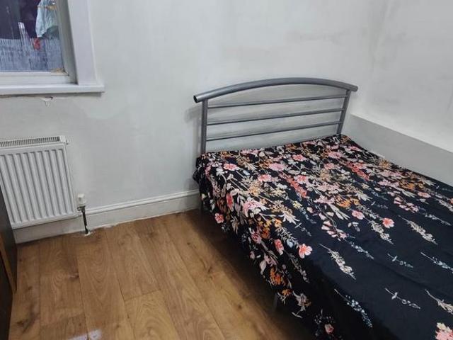 Apartment for rent in Plashet, Greater London