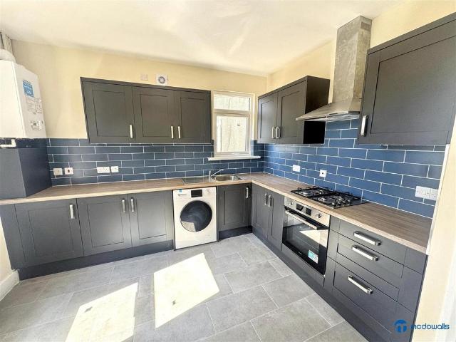 Apartment for rent in Upton Park, Greater London