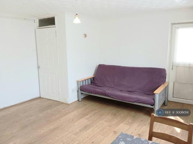 Apartment for rent in London Borough of Newham, Greater London