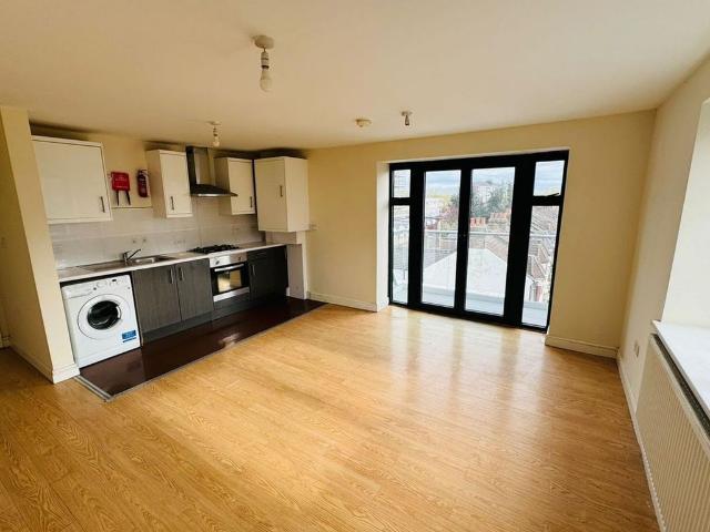 Apartment for rent in Plashet, Greater London
