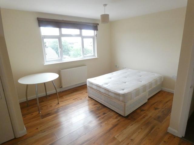 Studio for rent in Barkingside, Greater London