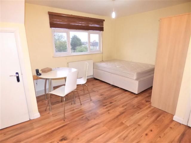 Studio for rent in Barkingside, Greater London