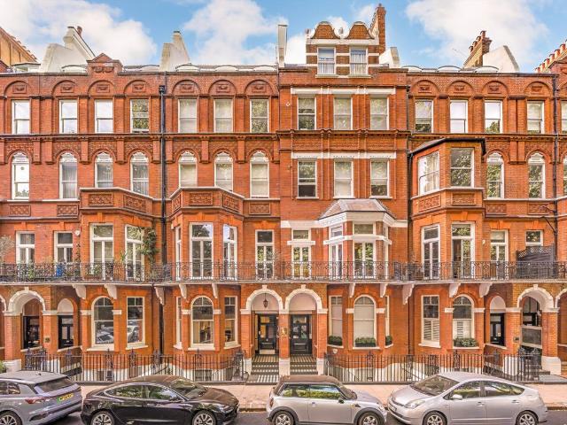 Apartment for rent in Earl's Court, Greater London
