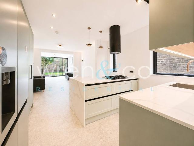 House for rent in North Kensington, Greater London