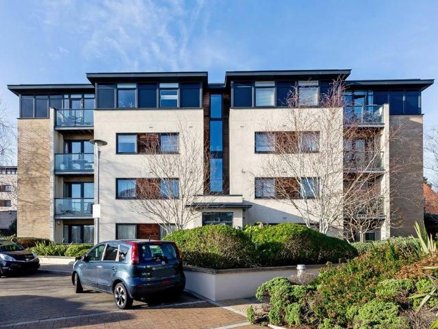 Apartment for rent in Ridgemont, Greater London