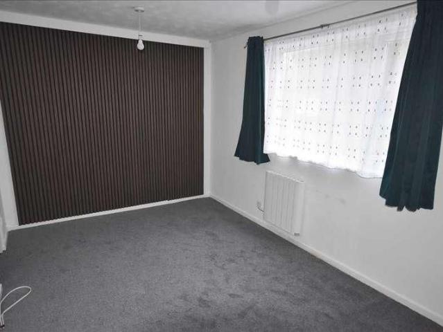 Studio for rent in Clayton Brook, Andertons Mill