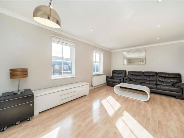 House for rent in Brook Hospital Estate, Greater London