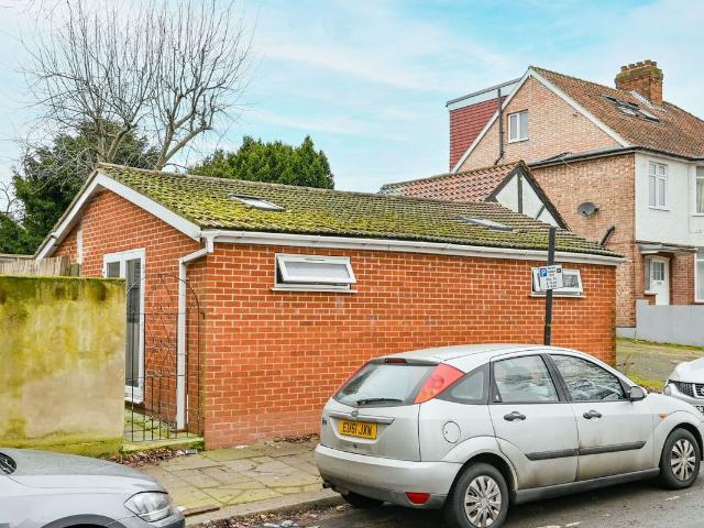 Studio for rent in London Borough of Ealing, Greater London