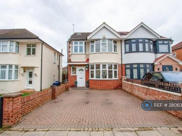 House for rent in London Borough of Ealing, Perivale