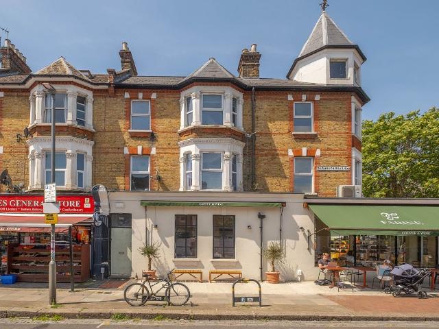 Apartment for rent in Earlsfield, Greater London