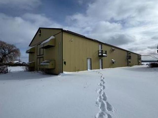 Commercial for rent in Bradford West Gwillimbury, Ontario