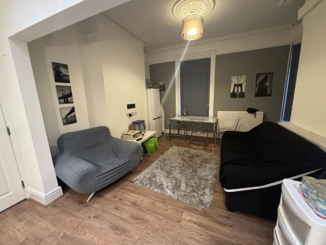 Room for rent in Guide Bridge, Greenheys