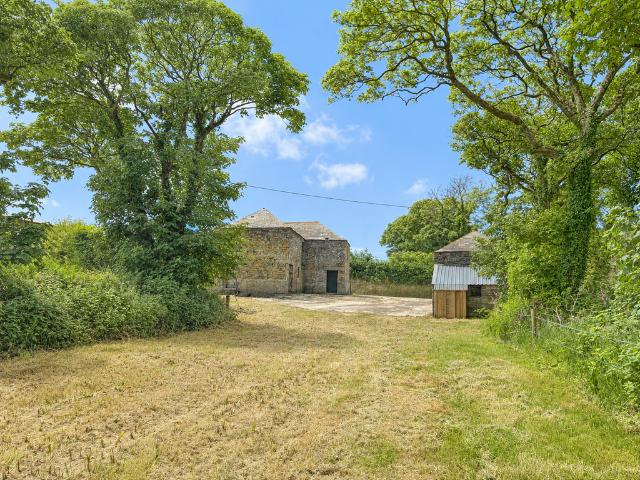 House for sale in Pendoggett, Cornwall