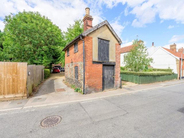 House for sale in Bedingfield, Suffolk