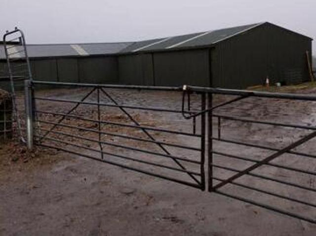 House for sale in Greaves, Bare