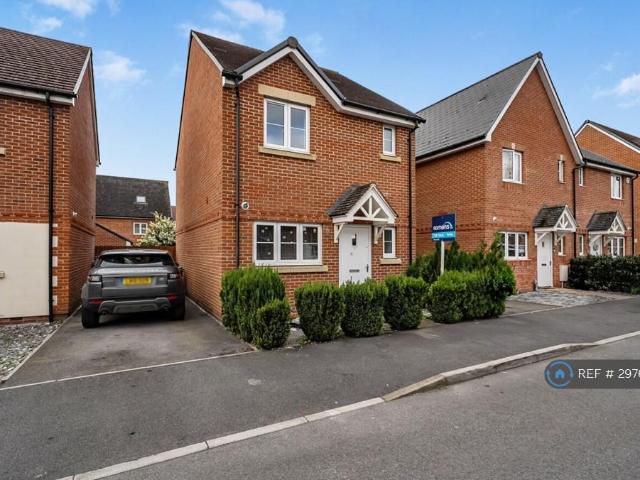House for rent in Jennett's Park, Bracknell