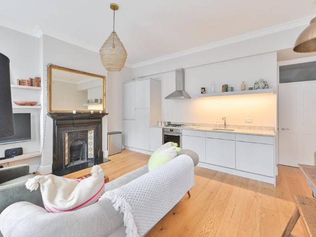 House for rent in Clapham Junction, Greater London