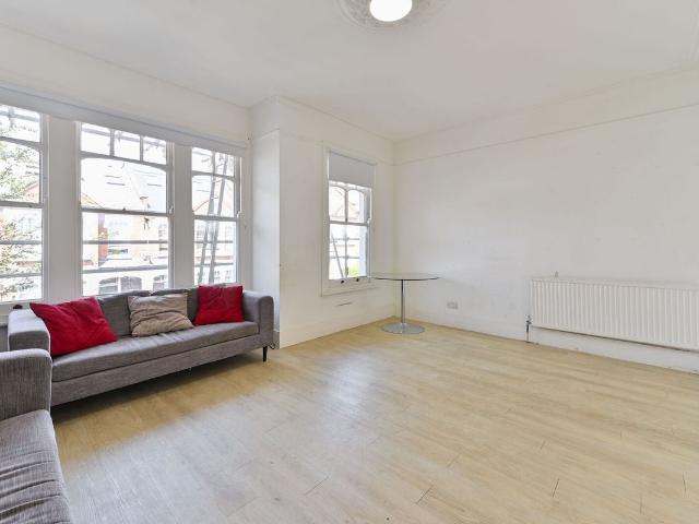 Apartment for rent in Clapham Junction, Greater London